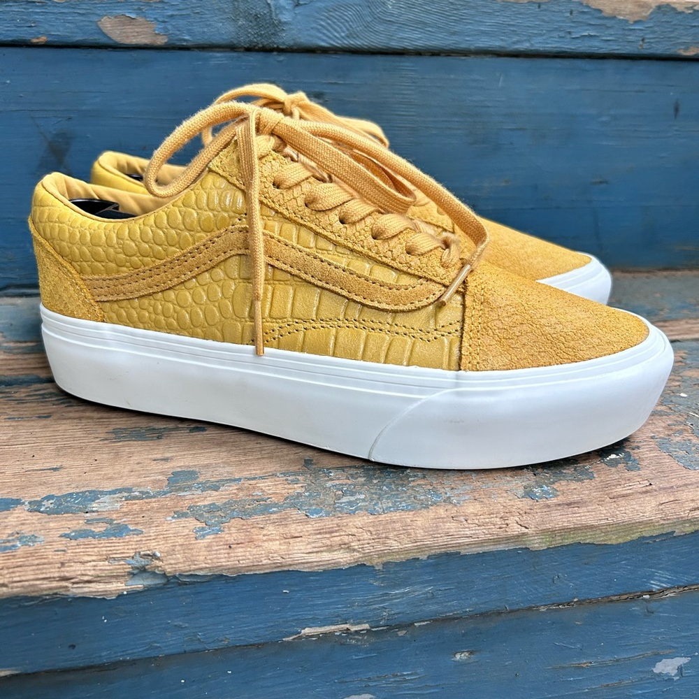 VANS Old Skool Leather Sneaker